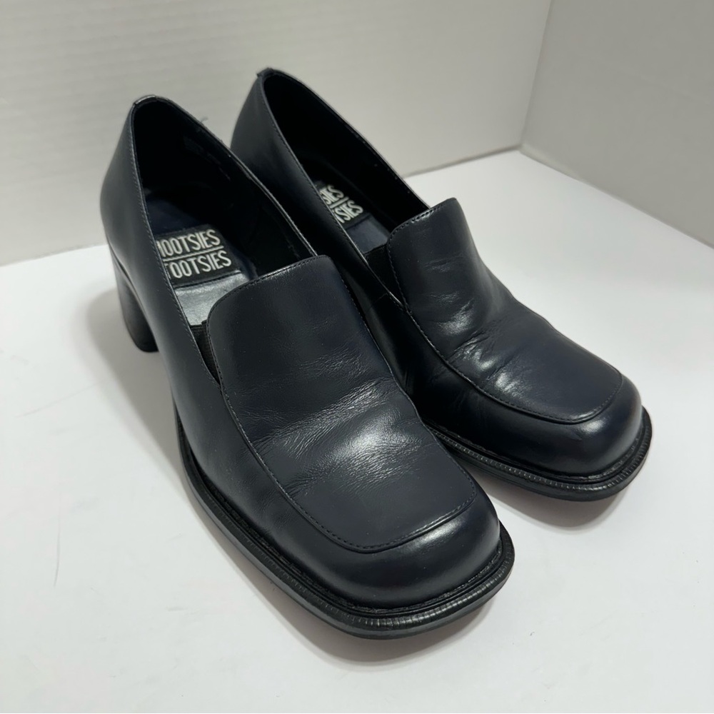 Mootsies Tootsies Black Leather Loafer Heels- 6.5